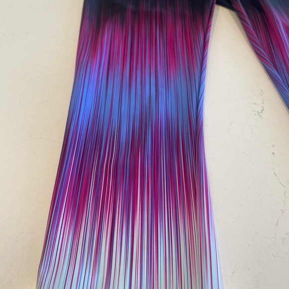 Gap cropped leggings size Medium - Picture 2 of 15